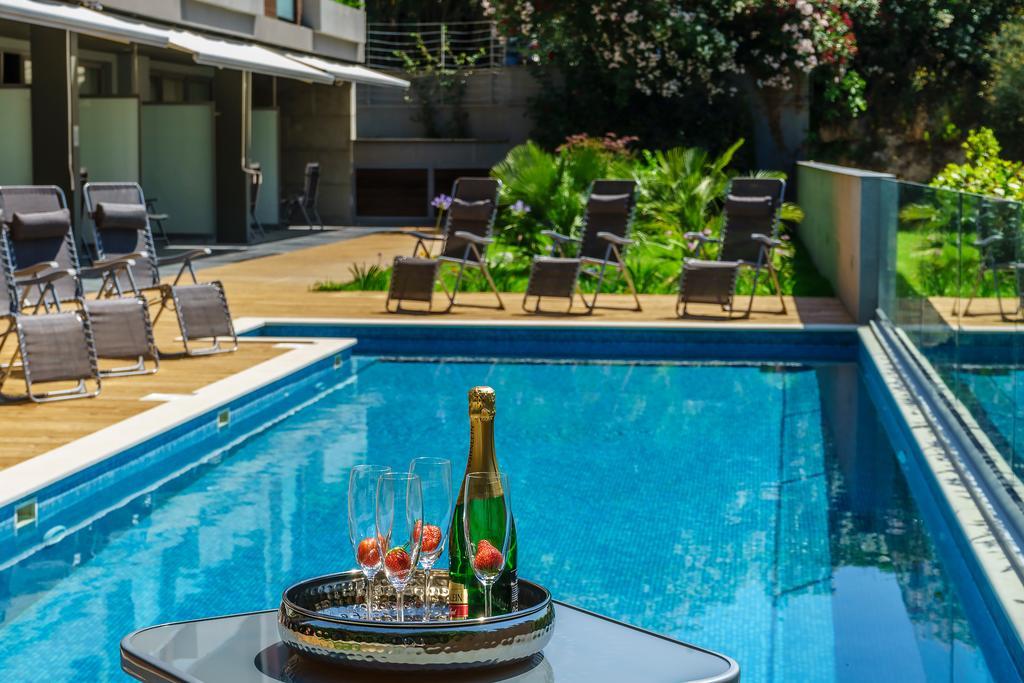 Bed & Breakfast Oasis Life Split